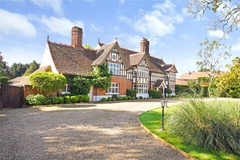 Luxury Grade 2 Listed Tudor Manor House in Essex