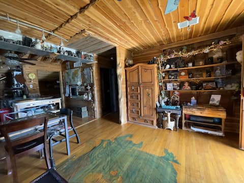 Popular Airbnb listing: The Coffey Grounds Cabin with NO Cleaning Fees in Brentwood