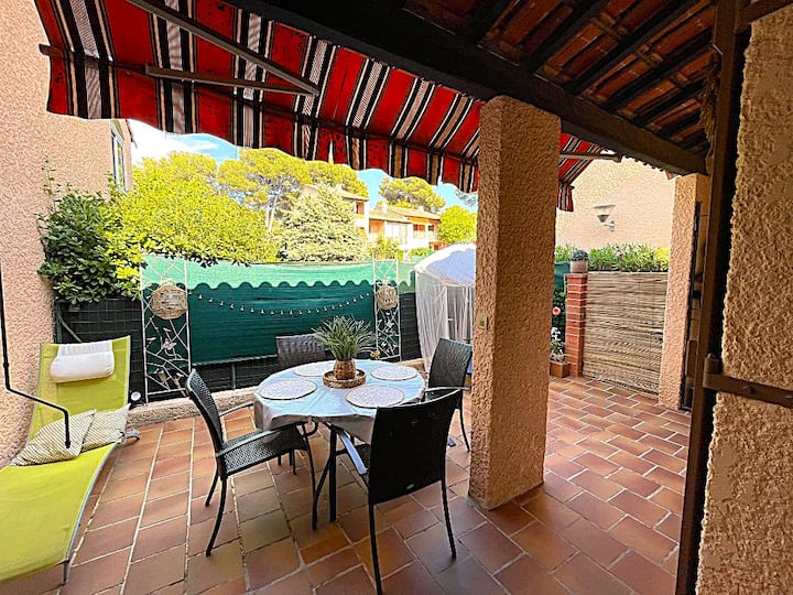 Studio Climatisé Grande Terrasse Et Parking Privé - Sanary-sur-Mer