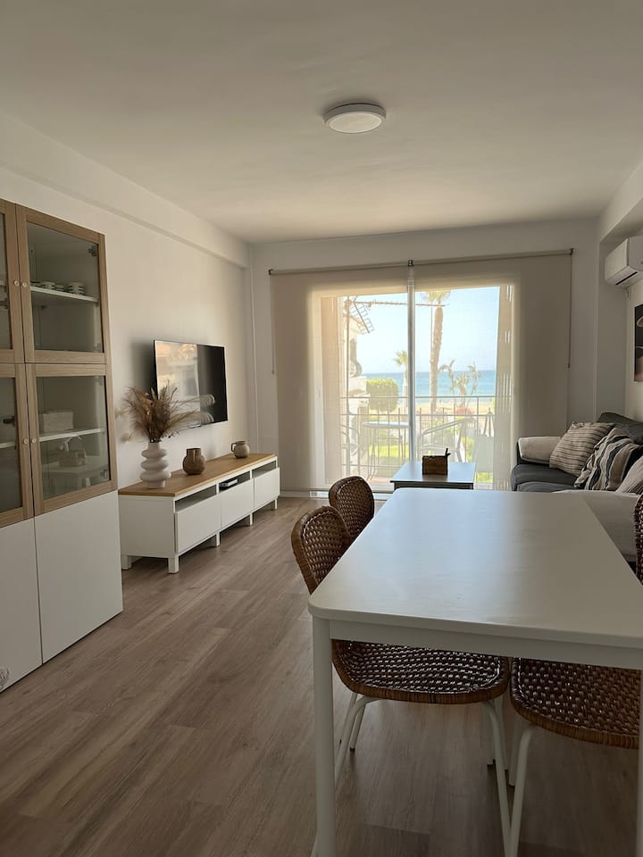 Apartamento Helíades. Paseo Marítimo Cala - Rincón de la Victoria