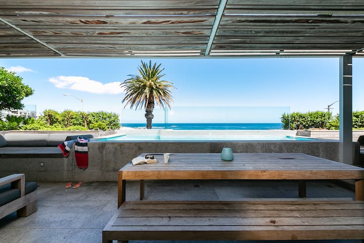 Waters Edge – Luxury Villa – Camps Bay