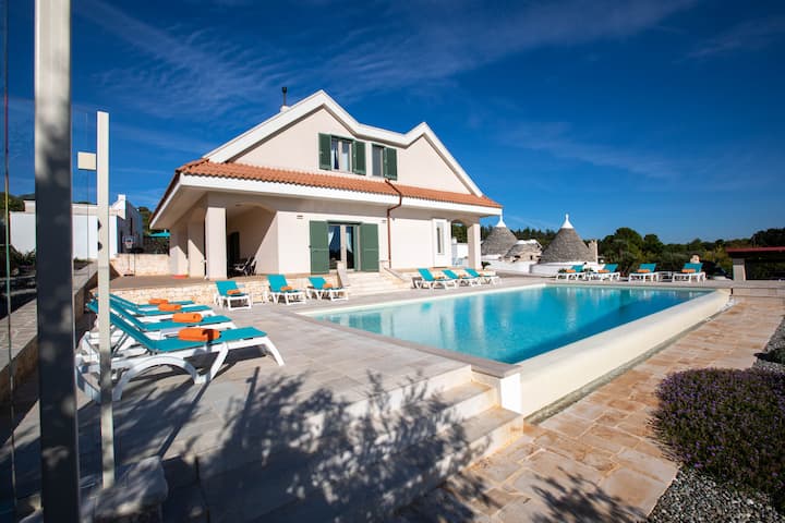 exclusive luxury villa monte pompilio