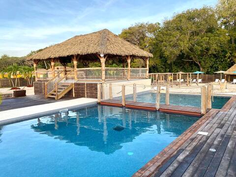 Bungalow la Kawannaise: Pool, Terrace, Beach