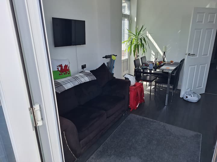 Spare Living And Bedroom In Portsmouth Centre - Portsmouth
