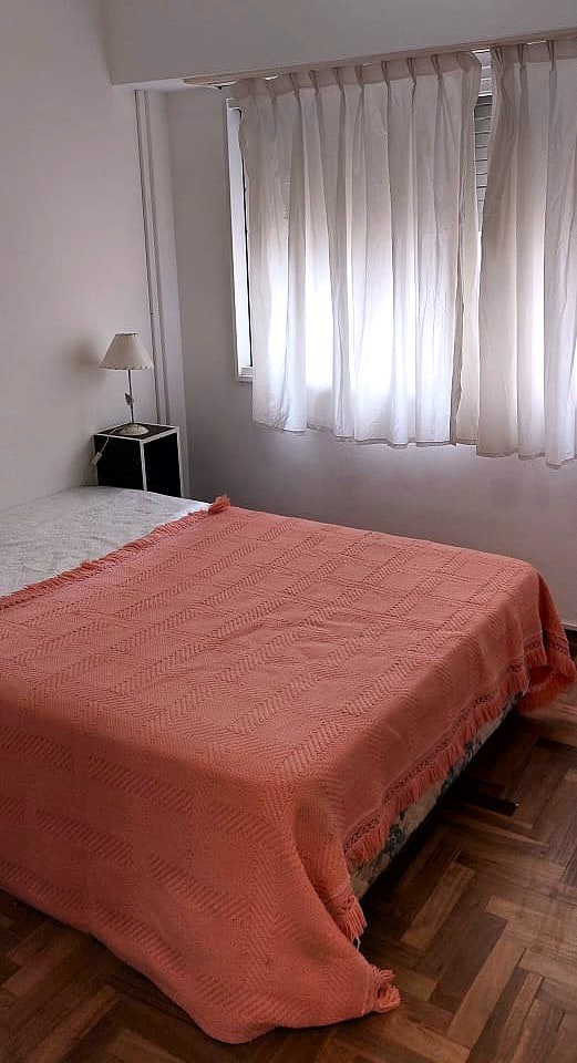 Dhomë në pjesën e përparme me krevat dopio të ri (mars 2024). TV me kabllo