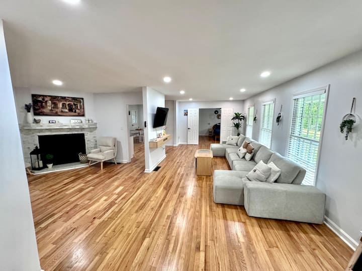 Peaceful, Private And Spacious Home Near Downtown - Atlanta, GA