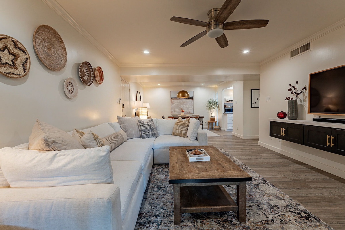 Top performing Airbnb: Biltmore Retreat w/ Private Walled Terrace in Camelback East