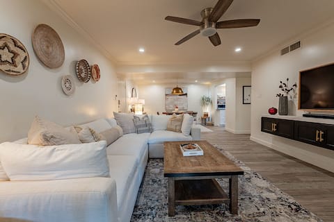 Top performing Airbnb: Biltmore Retreat w/ Private Walled Terrace in Camelback East