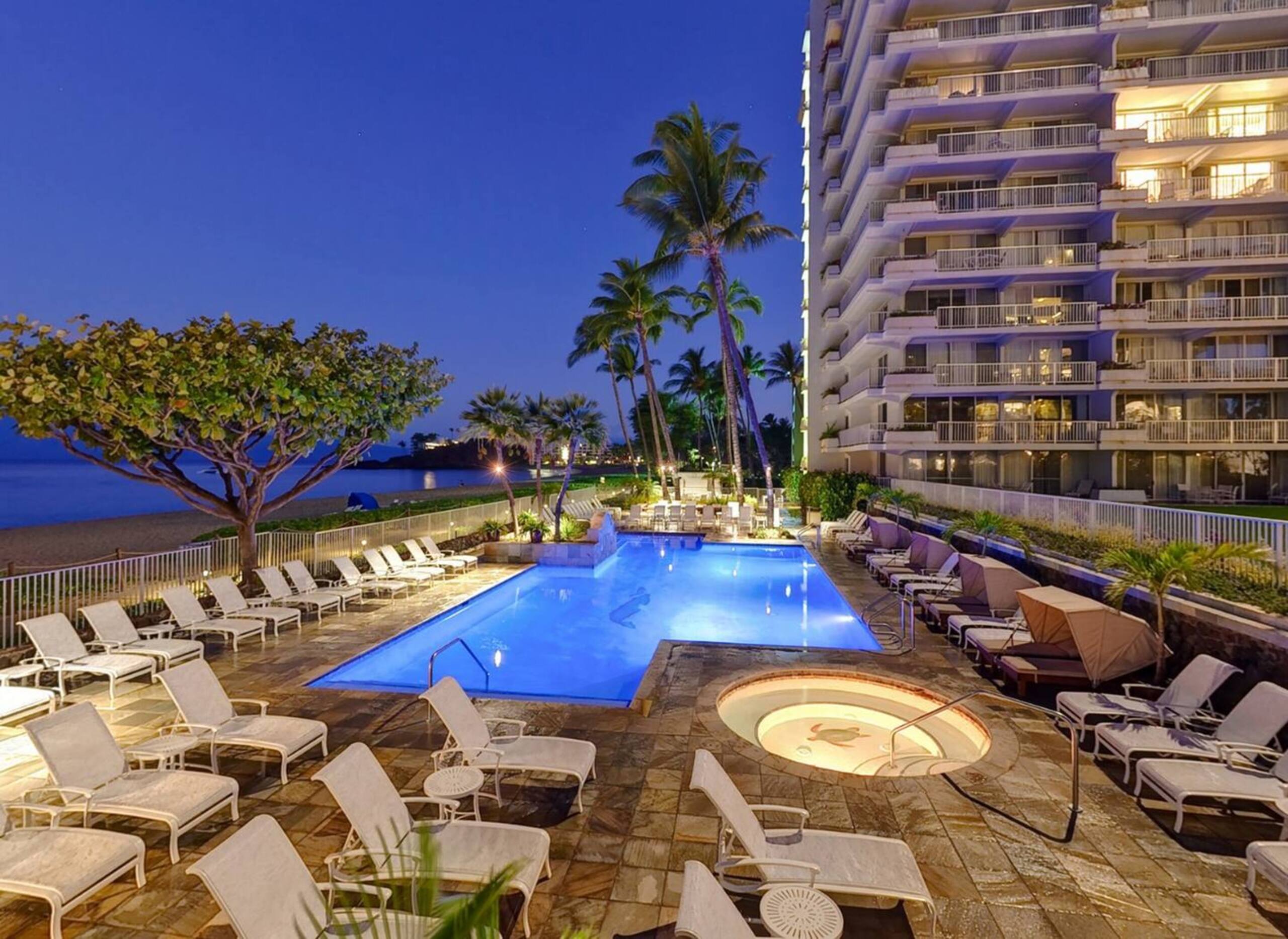Condo in Lahaina · ★4.8 · 1 bedroom · 2 beds · 2 baths - Image 4