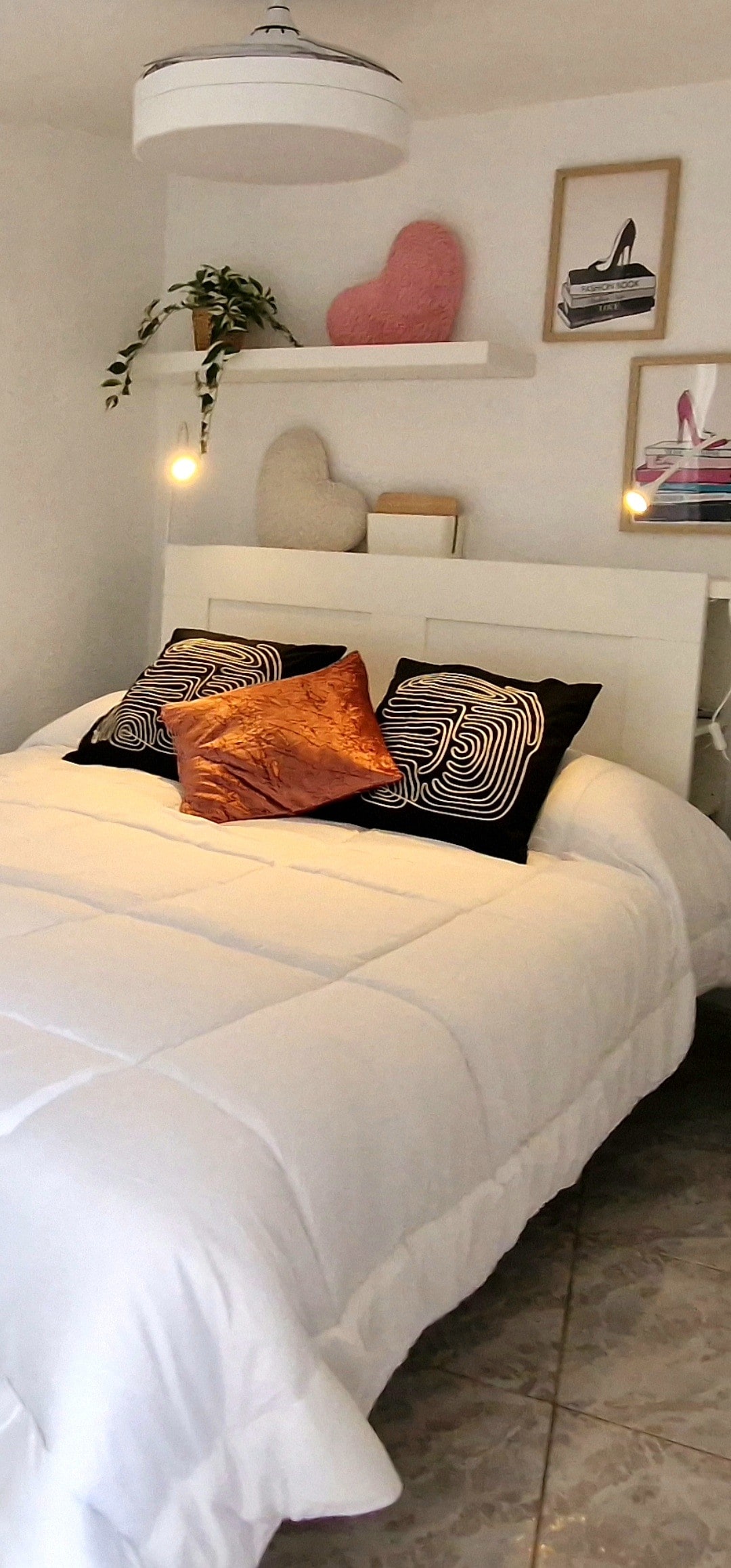 这个房间有两张单人床，但根据房客在预订中的要求，可以将它们连接起来准备为加大双人床！ ！