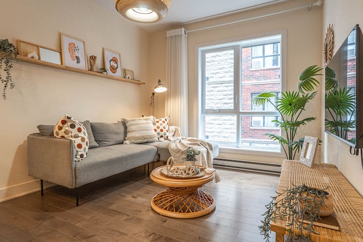 Fantastic Neat 2br W/parking, Gym, Nr Dt&airport - LaSalle