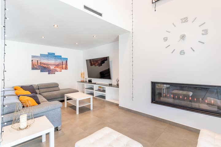 The Orange House | Luxury Villa In Barcelona - Mollet del Vallès
