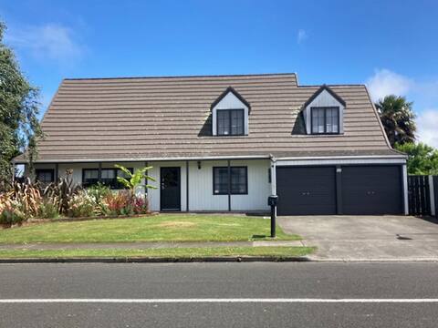 Large Spacious House 5 Bedrooms