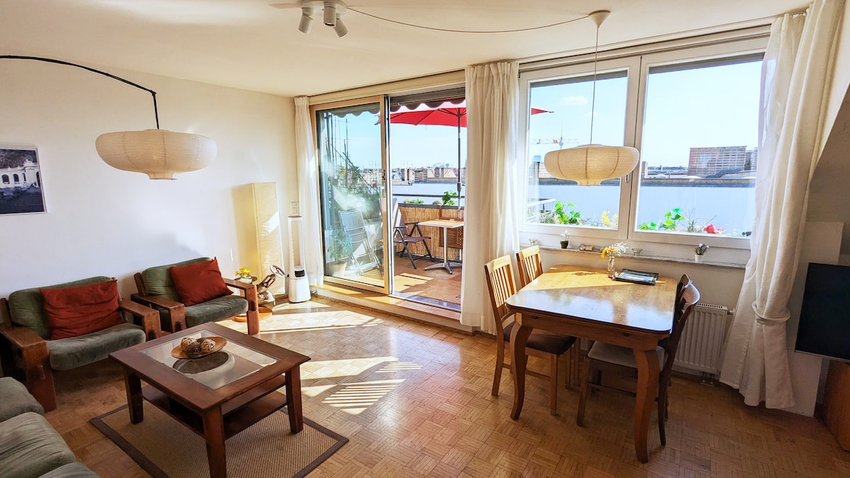 Successful Airbnb property: Over the roofs of Berlin with Lift, A/C, Netflix in Prenzlauer Berg