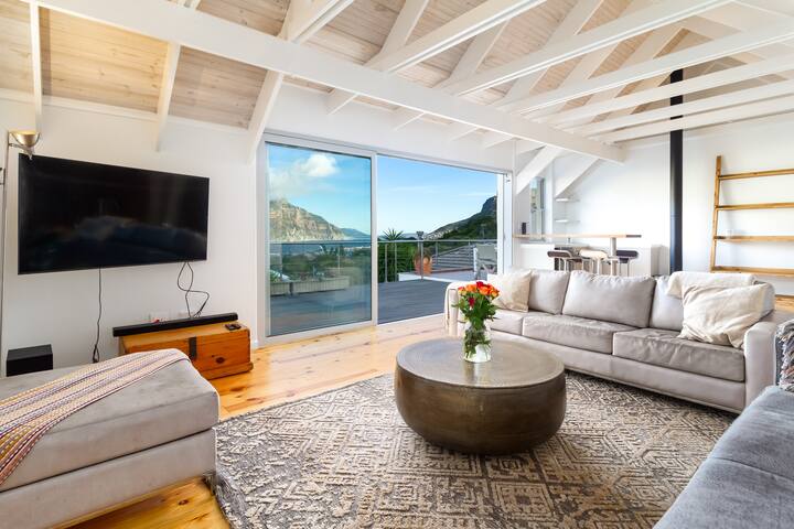 4 Bed House – Pool & Views & Garden and Inverter gallery image 3