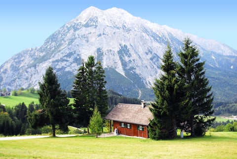 Mountain Cabin with Panoramic View