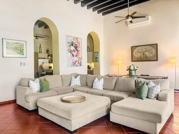 Huge 3br • Walk Everywhere • Balconies • King Beds - San Juan, Puerto Rico