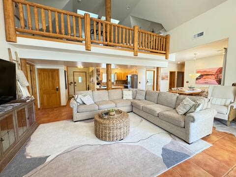 Mountain View Airy Retreat