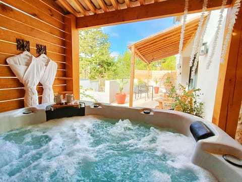 * La Mariposa * Private Jacuzzi - Terrace - Parking