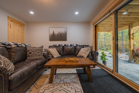 Popular Airbnb listing: Fall Foliage Base Camp in the Heart of the ADK in Au Sable Forks