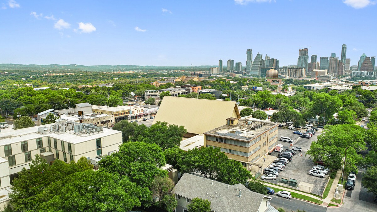 Lux SoCo Penthouse in the Heart of Austin
