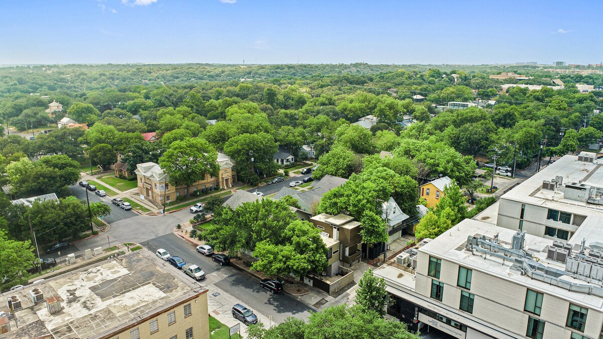 Lux SoCo Penthouse in the Heart of Austin