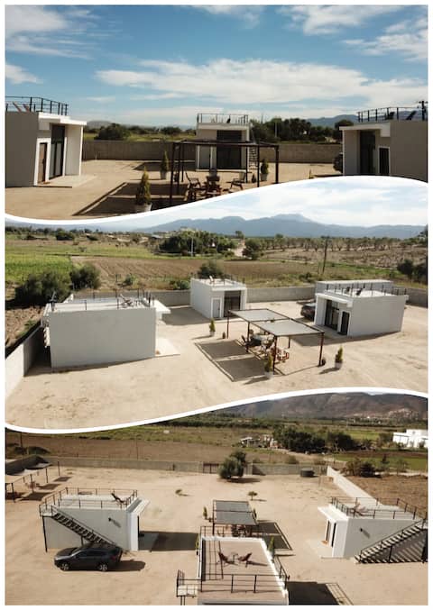 3 individual cabins and terrace. (6 people)