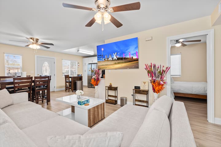 Cozy LA spot near all the action