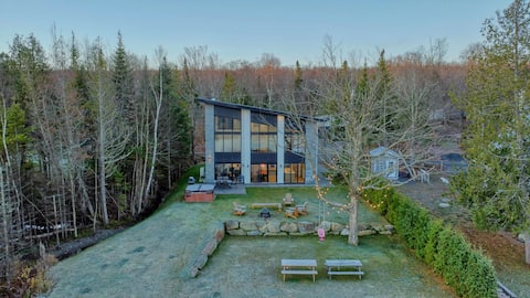 Le Jasmin waterfront cottage