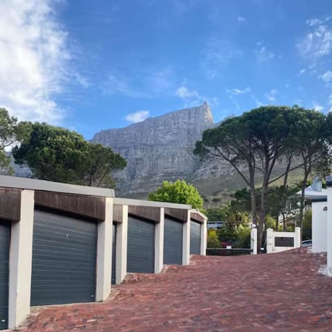 At the foot of Table Mountain | Maison AfroChic