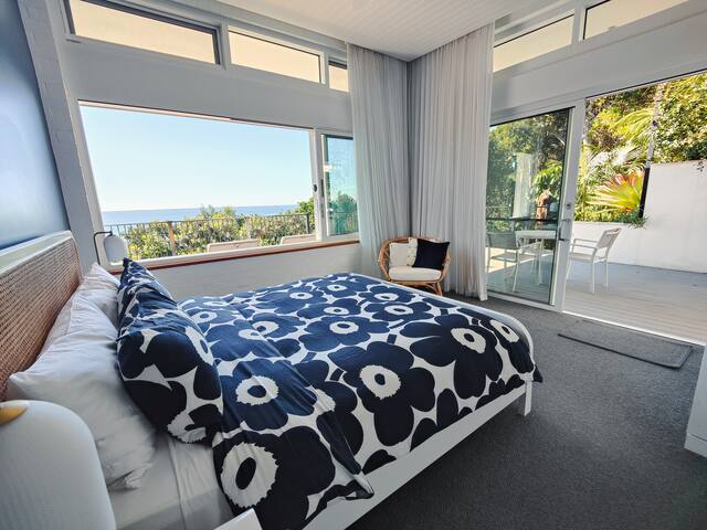 Wave Hill & Pool House. Two homes. One property. gallery image 3