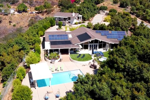 Pool Oasis Villa & Guesthouse, Views, Avo Grove