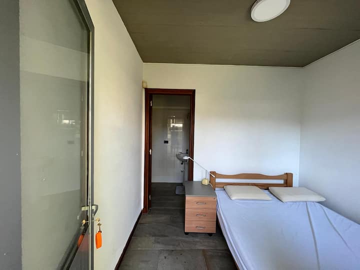 Chumba cha Kulala cha Huduma