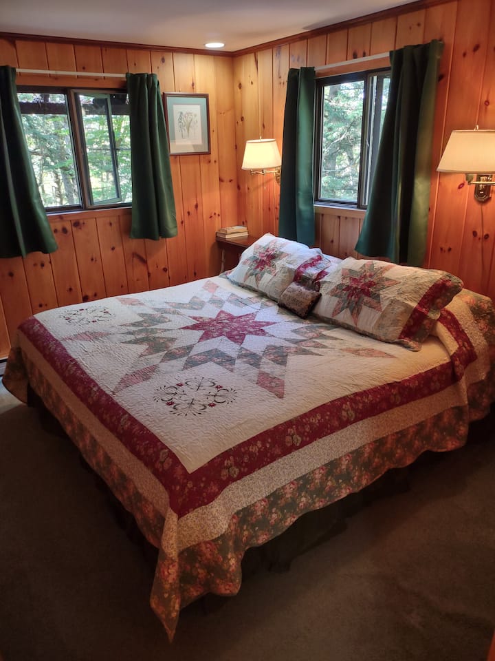 Მთავარი სართული - მთავარი საძინებელი - საწოლი დიდი ხნით