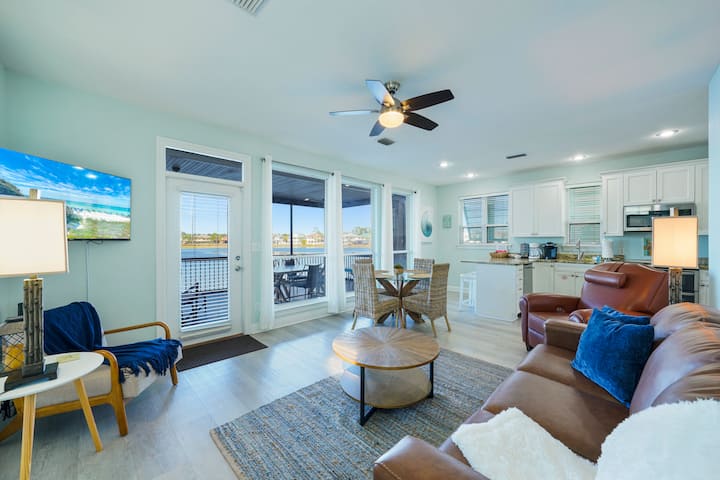 Waterfront Villa, Pool, King Bed, Steps to Beach! photo 4