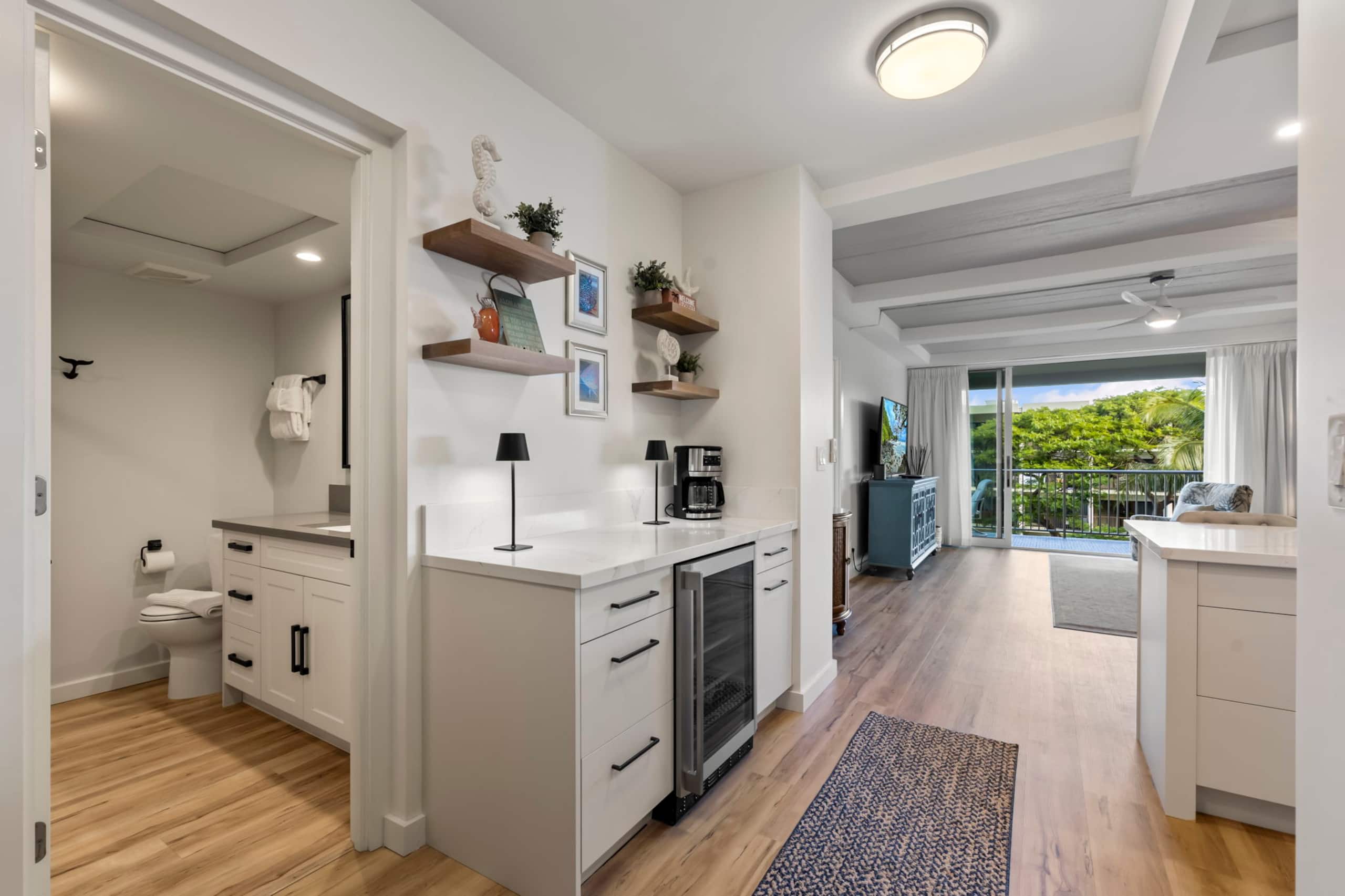 Condo in Lahaina · ★5.0 · 1 bedroom · 2 beds · 2 baths - Image 13