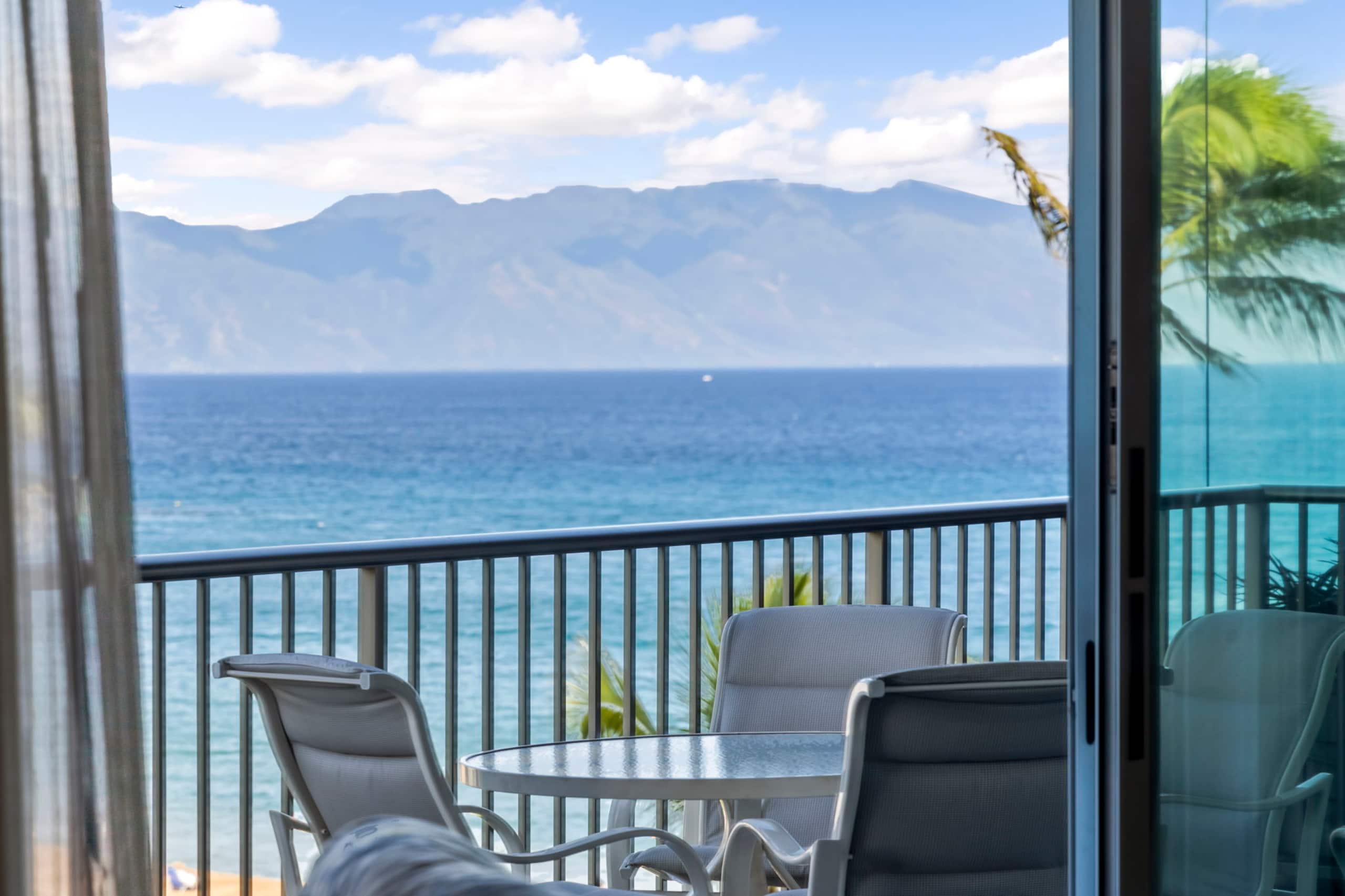 Condo in Lahaina · ★5.0 · 1 bedroom · 2 beds · 2 baths - Image 1