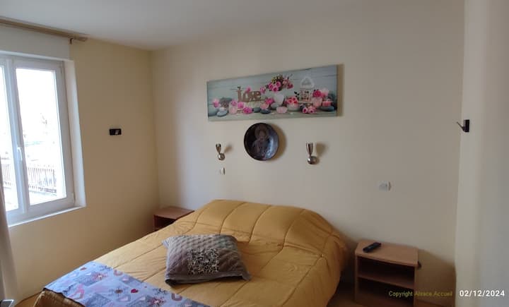 Საძინებელი 10მ² - ორადგილიანი საწოლი - ელექტრო ჟალუზი - იატაკი გათბობით (დაბალი ტემპერატურა)