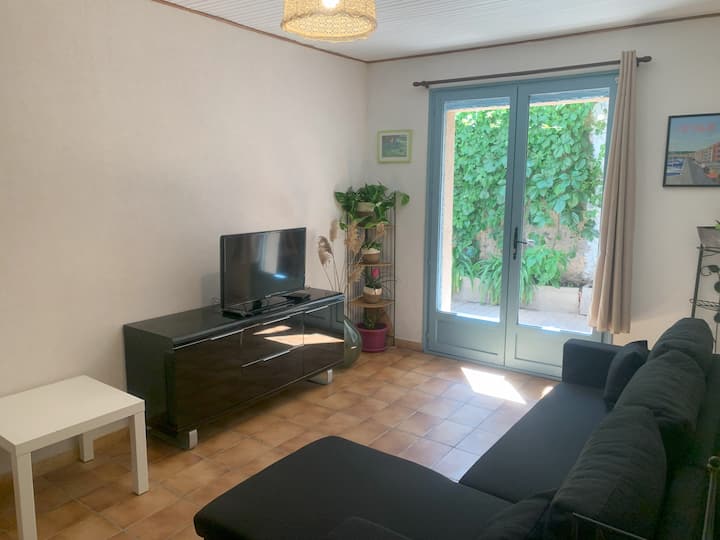 Appartement Avec Jardinet - Bessan