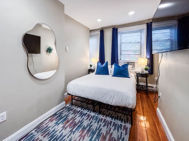 (63-3) Beacon Hill, Location! near MGH &T station!