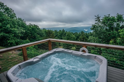 Arkansas Cabin w/ Outdoor Hot Tub