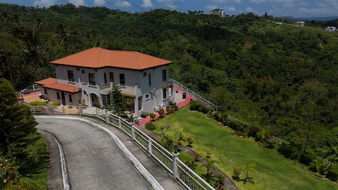 Serene Holiday Home Mt Taal View