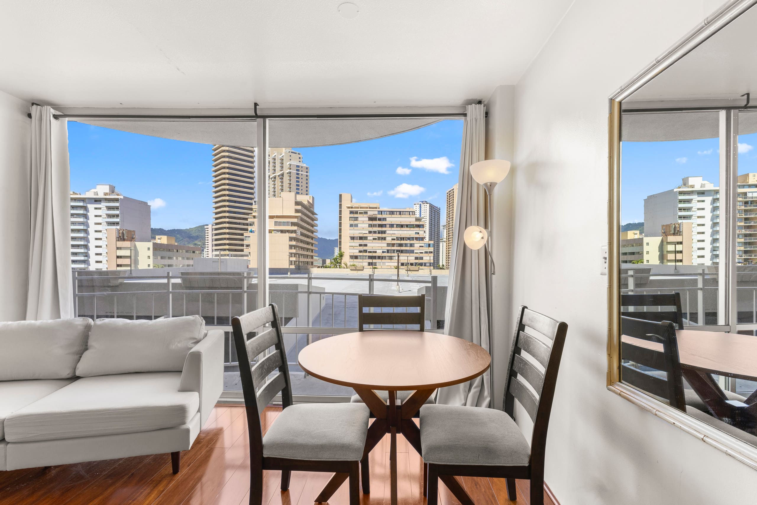 Condo in Honolulu · ★4.73 · Studio · 1 bath - Image 19