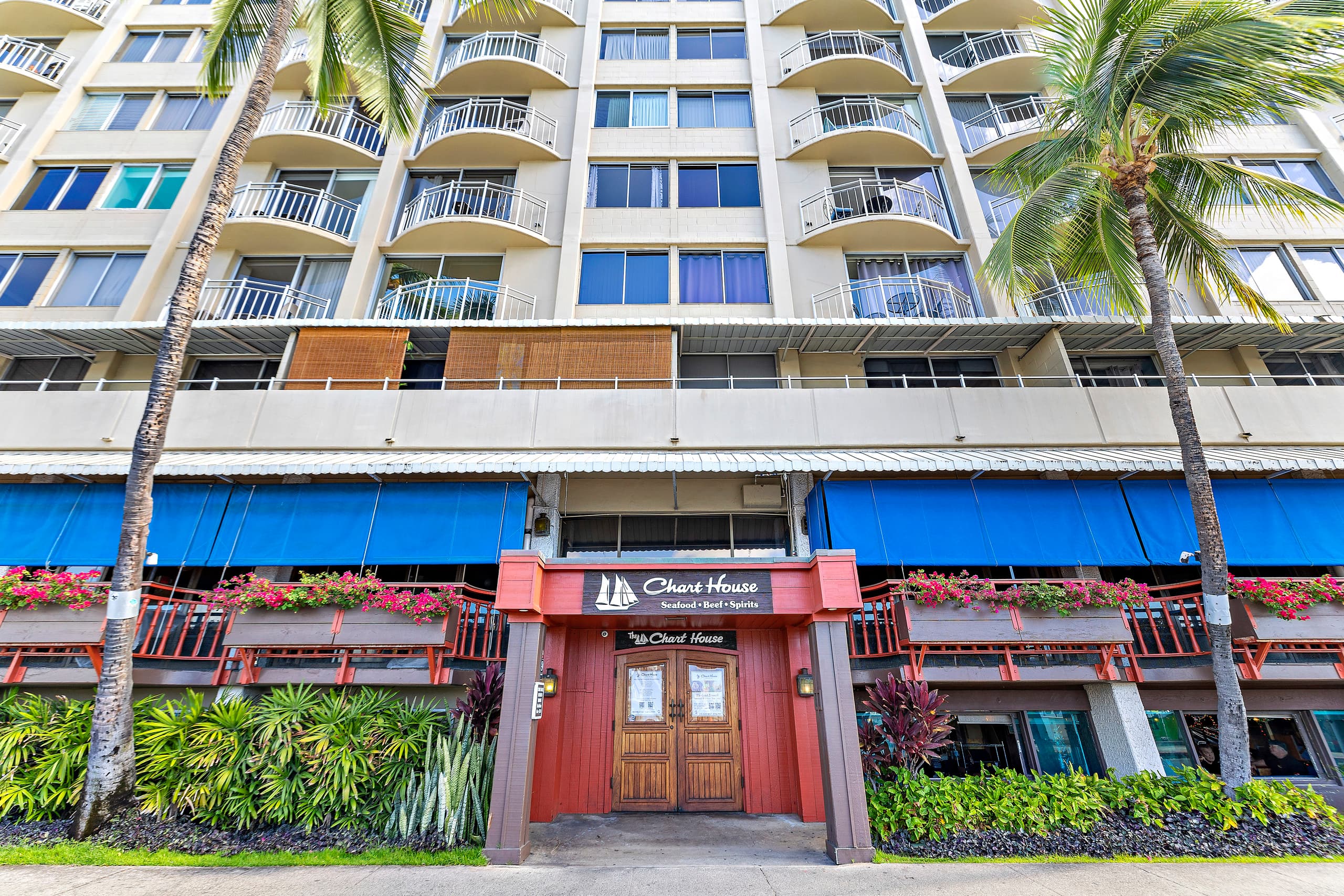 Condo in Honolulu · ★4.69 · Studio · 1 bath - Image 20