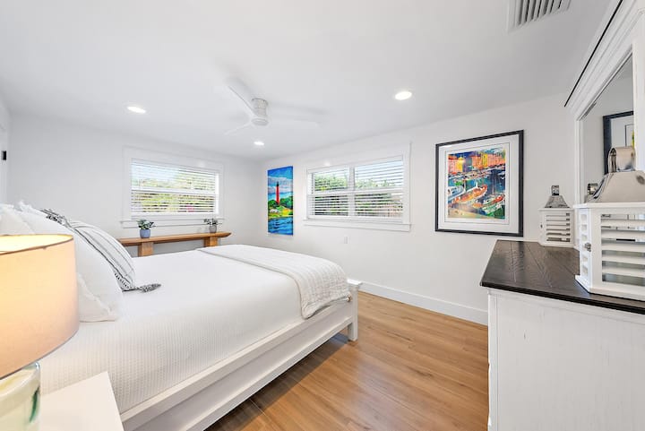 Втора спалня с голямо двойно легло
Всички възглавници и матраци са снабдени с протектори срещу алергени