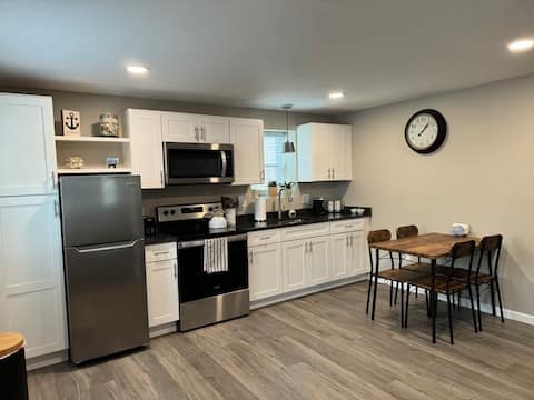 Private In-law in Narragansett!
