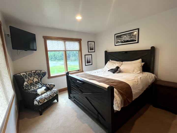 Უყურეთ თქვენს საყვარელ შოუებს მშვიდ დასვენებაში.