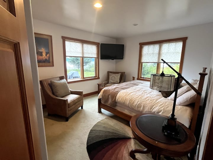 Ასწიეთ ჟალუზები და დატკბით დიდებული ხედებით.