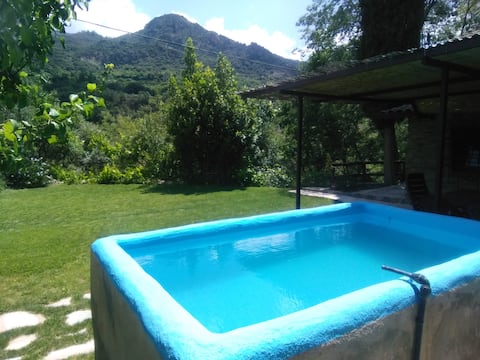 Propiedad de Airbnb exitosa: Comfortable lakeside house! en Güéjar Sierra