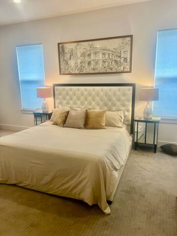 Luxury In The City! gallery image 5